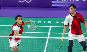 Ganda putra Indonesia, Fajar Alfian/Muhammad Rian Ardianto, bersiap menghadapi laga krusial di babak penyisihan grup C Olimpiade Paris 2024.