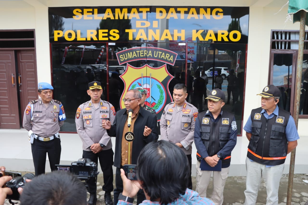 saksi ahli dan Kabid Humas Polda Sumut, Kombes Pol Hadi Wahyudi ketika memberikan keterangan kepada awak media.(Istimewa).