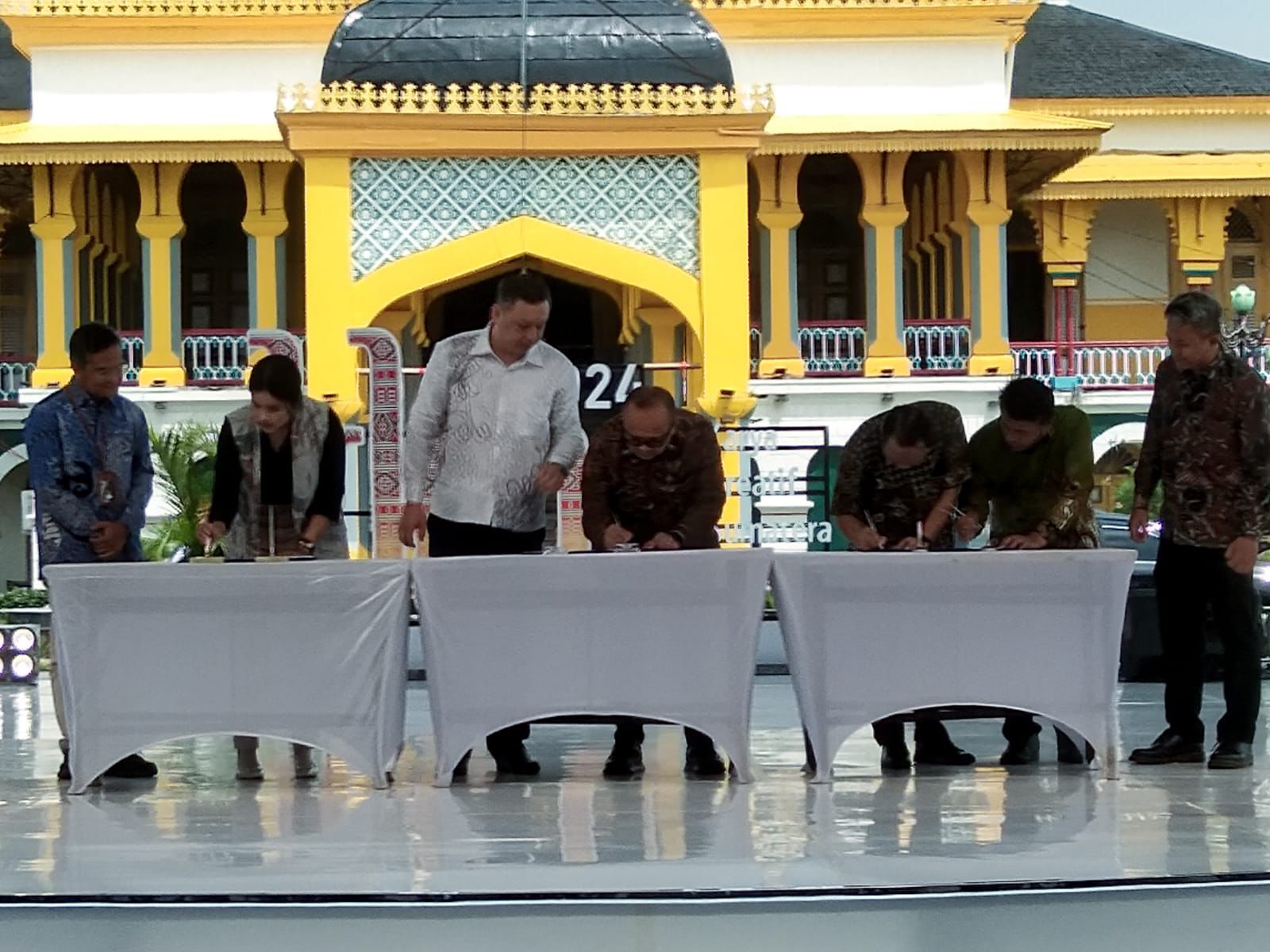 Mewakili Wali Kota Binjai Asisten ll Pemko Binjai Joko Waskitono hadiri Kegiatan Karya Kreatif Sumatera Utara(KKSU). 