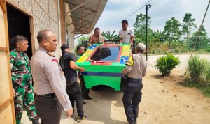 Teks foto : Kapolsek Tanjung Morawa AKP Kemit ketika memimpin penangkapan mesin judi tembak ikan di Tanjung Morawa B beberapa bulan yang lalu tanpa ada tersangka.(Istimewa)