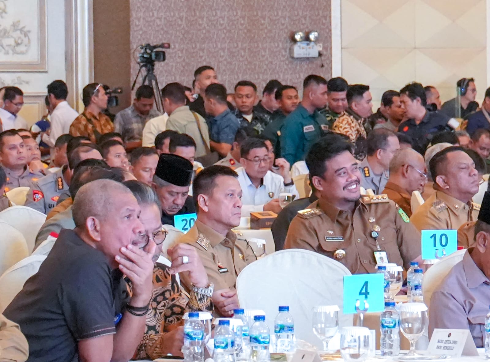 Wali Kota Medan Bobby Nasution saat mengikuti Rakor Pilkada Serentak di Medan. BP/erwan