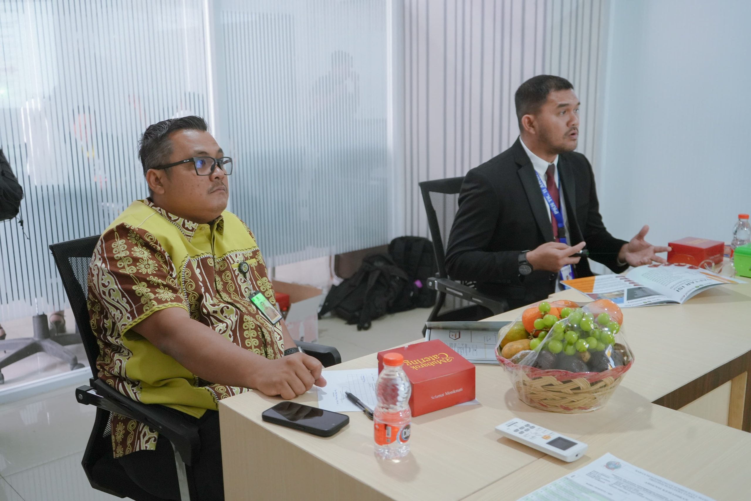 Pj Sekda Medan Topan Ginting menjadi mentor Seminar PKN di Kantor BPSDM Sumut di Jalan Ngalengko Medan. BP/erwan