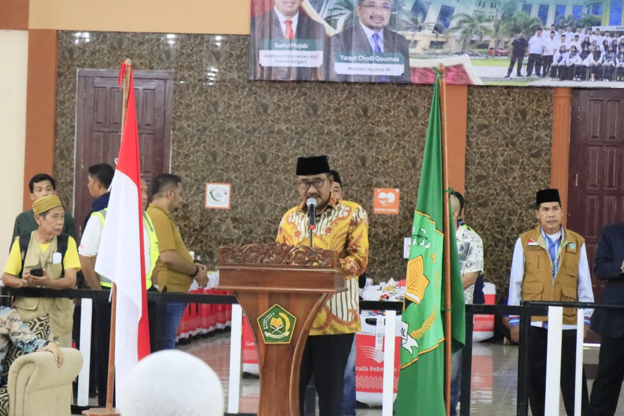 Wali kota Binjai sambut 305 jamaah haji di aula asrama haji medan. 