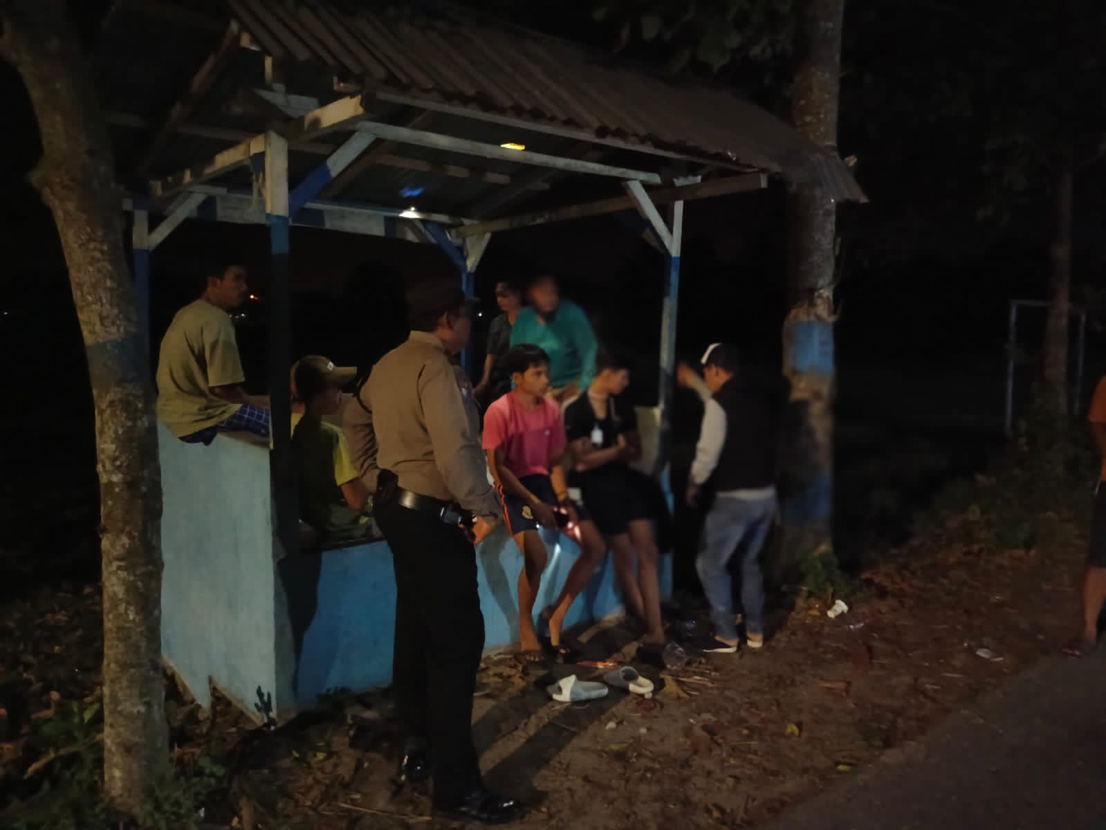 Pihak kepolisian melakukan patroli.(Istimewa)