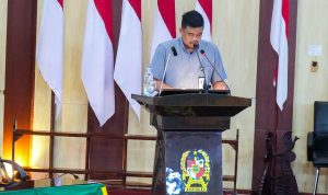Wali Kota Medan Bobby Nasution menyampaikan pandangannya sidang Paripurna DPRD Medan . BP/erwan