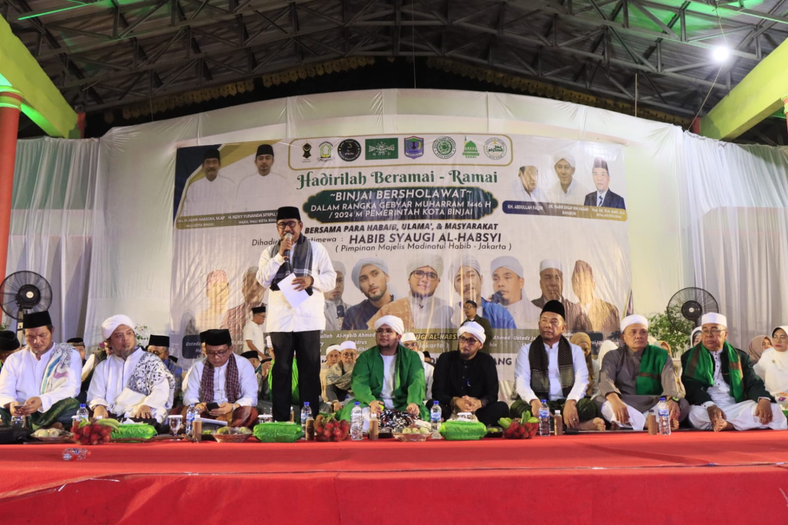 Wali Kota Binjai ajak masyarakat bersholawat untuk menciptakan akhlak mulia.