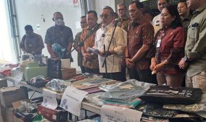 Menteri Zulhas Bongkar Gudang Barang Impor Ilegal Senilai Rp 40 Miliar
