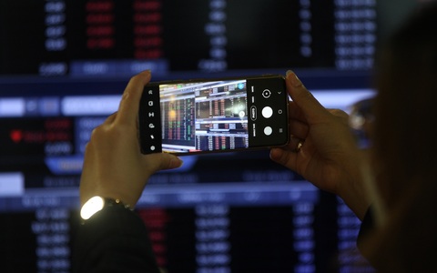 Saham FCA Menarik Minat Investor dengan Harga Kompetitif