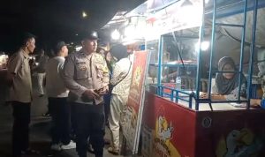 Lurah Kelurahan Tangsi Mhd Erwinsyah Lubis data para pedagang di seputaran Lapangan Merdeka Binjai. 