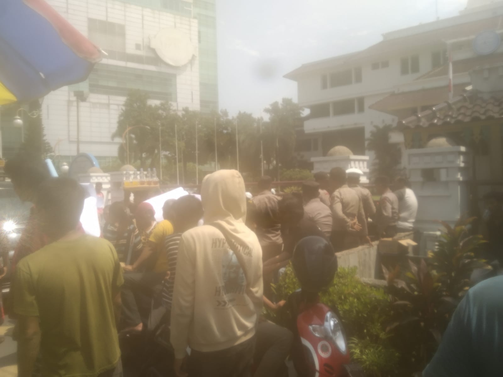 Para jukir saat demo di Balai Kota Medan. BP/erwan