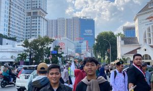 Ketua Umum Pergerakan Mahasiswa Islam Indonesia (PMII) Rayon Fakultas Ilmu Tarbiyah dan Keguruan (UIN) Sumut, Arjuna Dwi Maulana bersama dengan rekannya.(Istimewa).