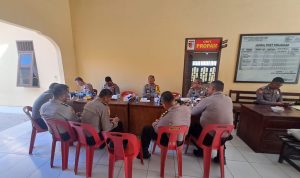 Kapolres Labusel, AKBP Maringan Simanjuntak memimpin Apel Pagi sekaligus pengarahan di Mapolsek Torgamba, Jumat (26/7/2024).