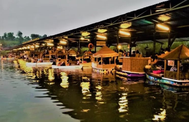 Review dan Daya Tarik Wisata Floating Market Lembang