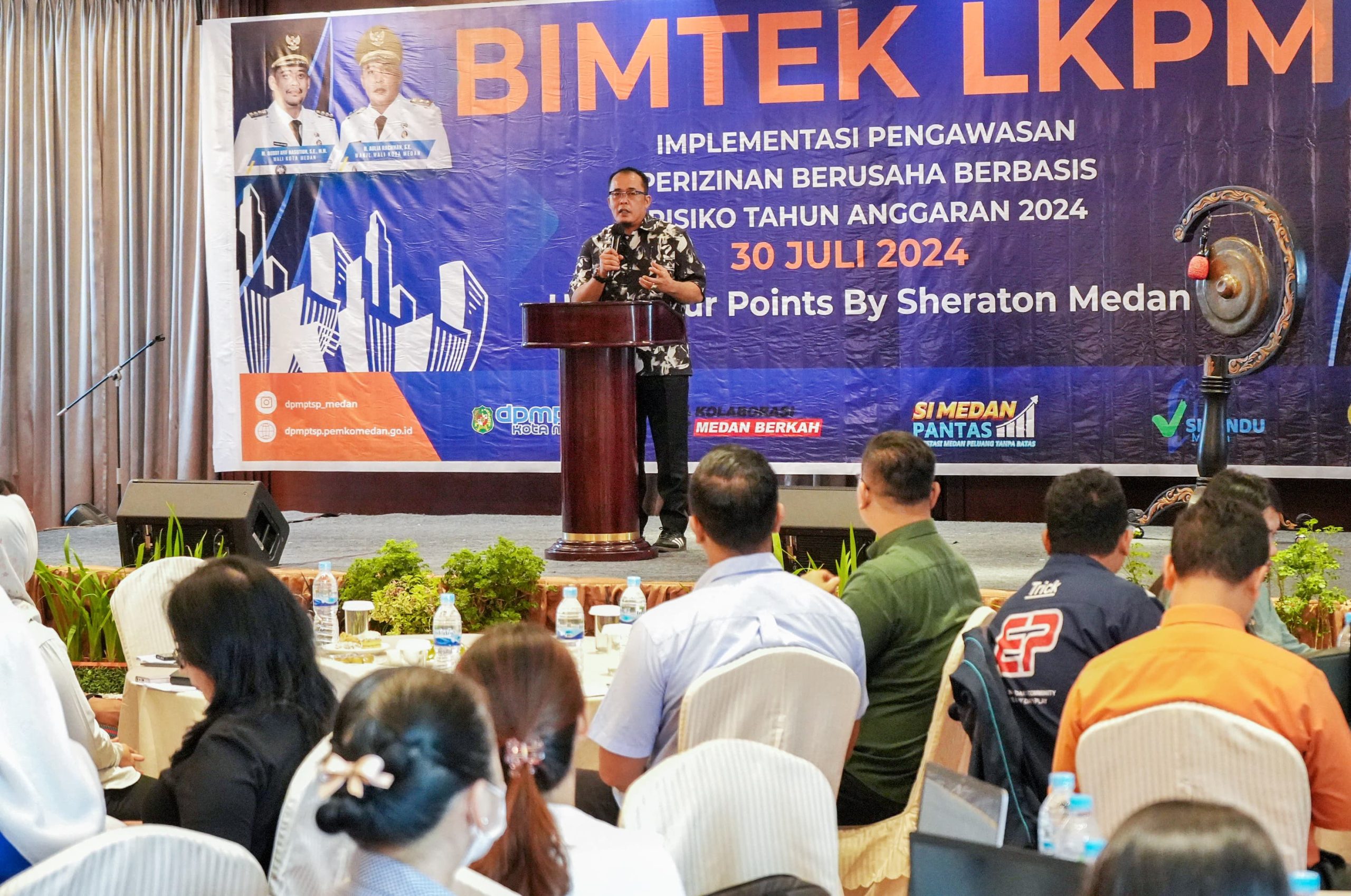 Wakil Wali Kota Medan Aulia Rachman saat membuka BIMTEK LKPJ di Jalan Gatot Subroto Medan. BP/erwan