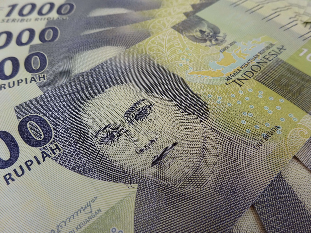 Kurs Rupiah Menguat 0,33% Terhadap Dolar AS Berkat Penurunan Inflasi