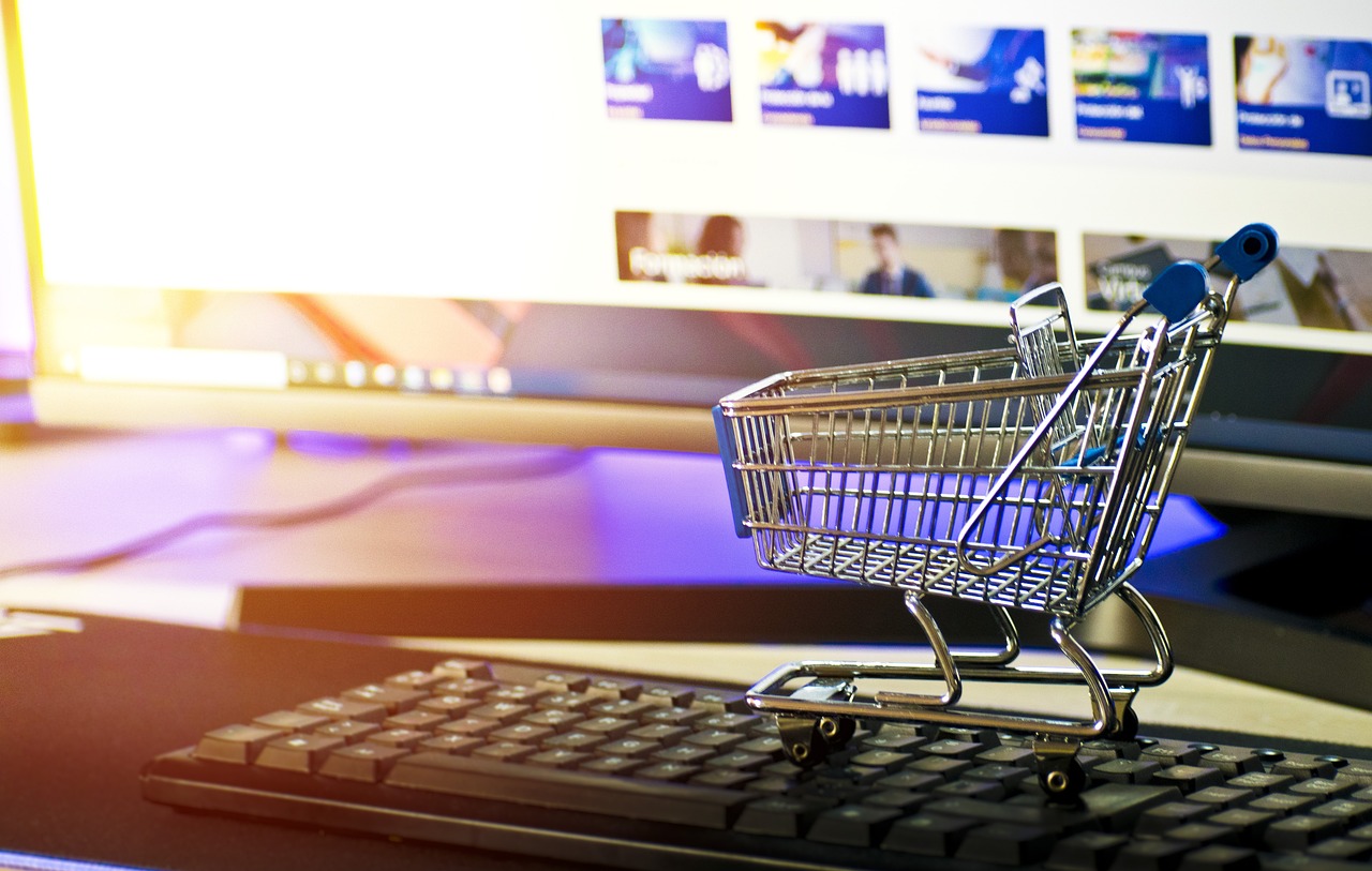 Uni Eropa Bakal Kenakan Bea Masuk atas Barang E-commerce China