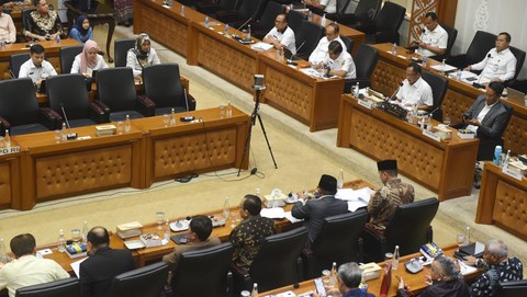 Rapat Paripurna UU Pilkada Ditunda, Ada Gerakan Tersembunyi dari DPR?
