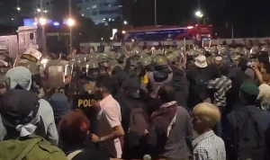 Aksi Unjuk Rasa di Gedung DPR RI Jakarta, Semakin Memanas Halte Bus Jadi Korban