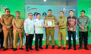 Bobby Nasution Terima Penghargaan UHC Award 2024 Berkat Jaminan Kesehatan Medan Berkah (JKMB)