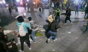 #DaruratKekerasanAparat di Semarang, Aksi Kawal Putusan MK Berujung Bentrokan