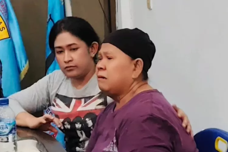 Doli Manurung Diduga Dianiaya Personel TNI Hingga Ibu Kandungnya Tak Kuasa Menahan Tangis