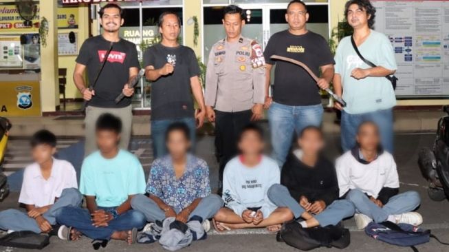 Enam Pelaku Tawuran Bersenjata Tajam di Padang Dipidanakan, Polisi Terus Buru Pelaku Lainnya