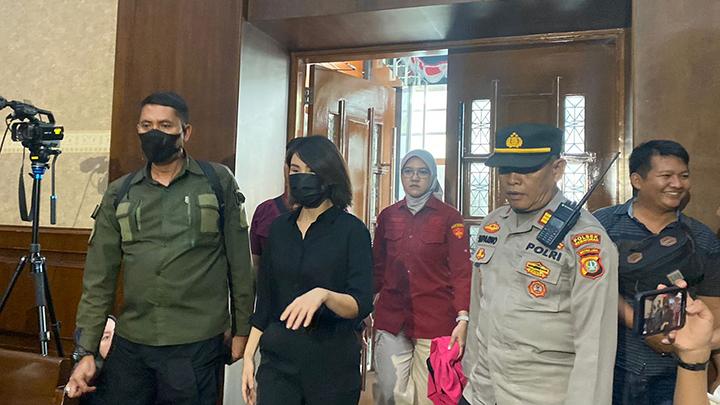 Helena Lim Jalani Sidang Perdana Kasus Korupsi Komoditas Timah di Pengadilan Tindak Pidana Korupsi Jakarta