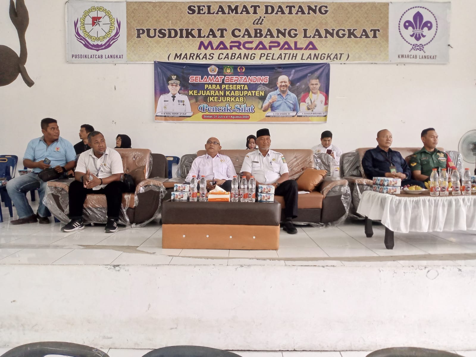 Pj. Bupati Langkat H. M.Faisal Hasrimy,AP.MAP di Wakili Asusten Ekbang H.Sukhyar Mulyamin, S.Sos. M.si membuka penyelenggaraan Kejurkab Pencak Silat di Aula Syamsul Arifin Gerakan Pramuka Kwarcab Langkat. Foto: Sangkot Sihotang.