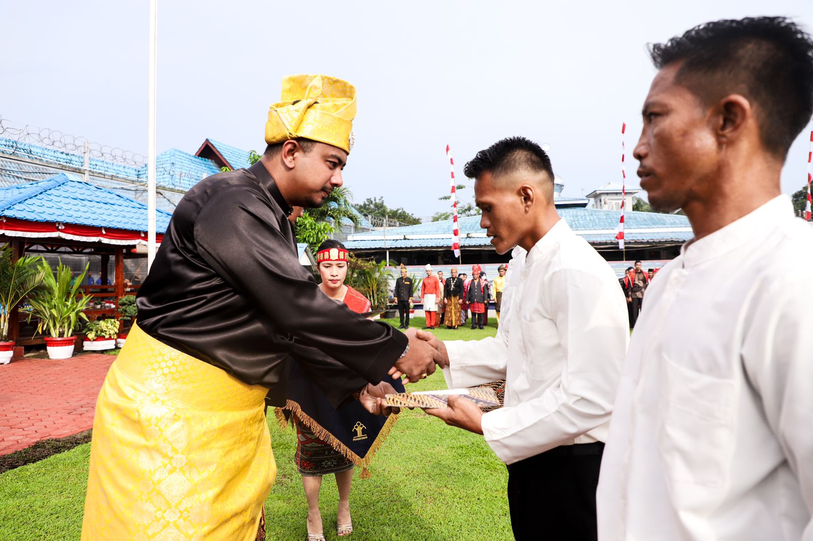 Wakil Wali Kota serahkan SK remisi warga binaan Lapas kelas llA Binjai.
