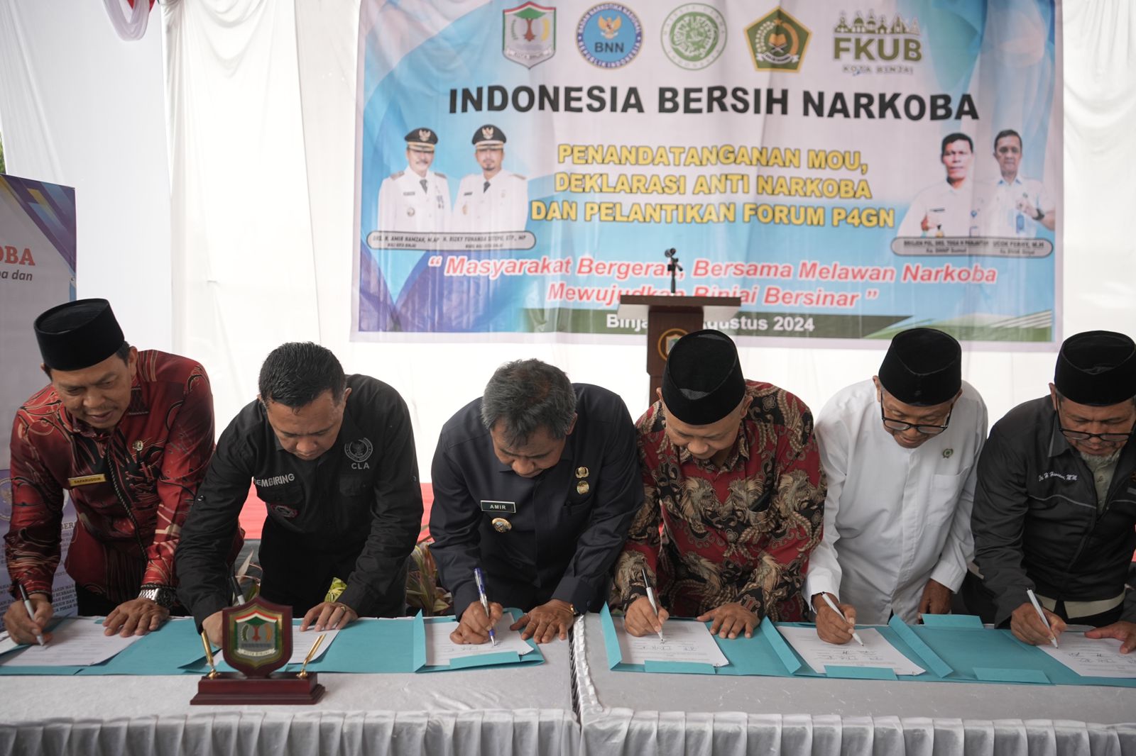 Wali Kota Binjai menandatangani pernyataan bersama dengan BNN Kota Binjai.