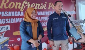 Ketua KPU Kota Padangsidimpuan Tagor Dumora Lubis saat Konfrensi Pers di hari pertama pendaftaran Paslon Kepala Daerah di Kantor KPU Padangsidimpuan, Selasa (27/8-24). Foto : BP/Ist