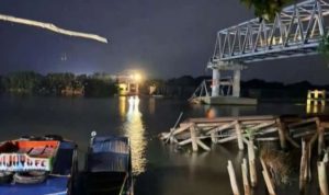 Jembatan Lalan Muba Ambruk Dihantam Kapal Batu Bara, 5 Orang Hilang dalam Pencarian