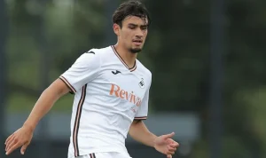 Nathan Tjoe-A-On Debut Gemilang Bersama Swansea City di Carabao Cup 2024-2025