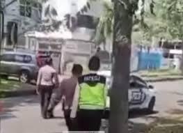 Oknum Polisi Menilang Sopir yang Istirahat di Cikarang, Netizen Heboh