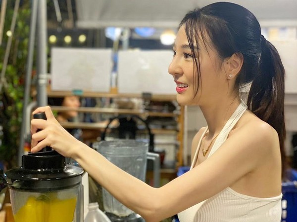Penjual Jus Buah Tercantik, Join Ploychanok Puathanyawong, Kembali Viral di Media Sosial
