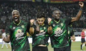 Prediksi Skor Persebaya vs PSS Sleman Liga 1 Indonesia 2024-25