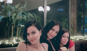 Sophia Latjuba Genap Berusia 54 Tahun, Eva Celia dan Manuella Aziza Beri Kejutan Manis