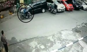 Viral! Pencurian Sepeda Motor di Parkiran Pemkot Medan Terekam CCTV