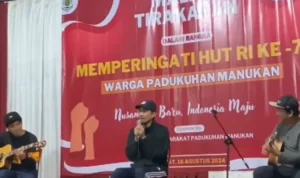 Vokalis Sheila on 7 Duta Menghibur Warga di Yogyakarta Saat Tirakatan HUT ke-79 RI