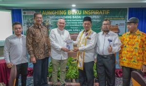 Launching buku inspiratif karya Eka Putra Zakran. BP/erwan