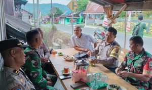 Kepolisian dari Polsek Sukaramai silaturahmi dengan forkopimcam.(Istimewa)