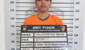 Pelaku yang diamankan petugas kepolisian.(Istimewa)
