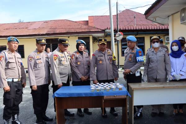 Tim Polda Sumut turun ke Polres Pematangsiantar Siantar melakukan tes urine dan kesiapan anggota menyambangi Pon.(Istimewa).