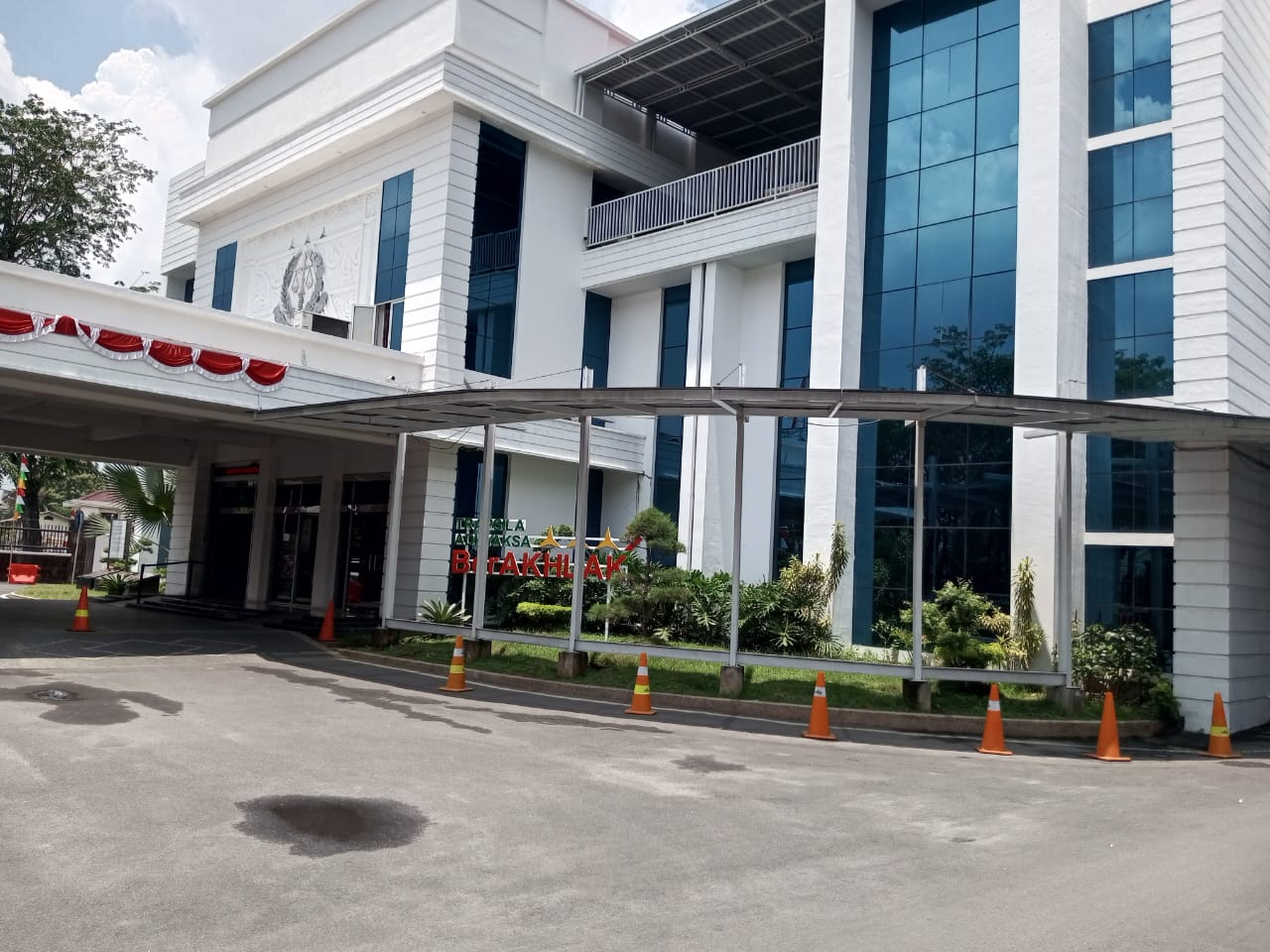 Kantor Kejaksaan Tinggi Sumut tempat kasus dugaan korupsi ditangani.(Istimewa).