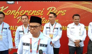 Ketua KPU Sumut memberikan keterangan kepada sejumlah awak media.(Istimewa).