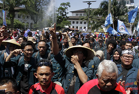 Mahasiswa ITB Tegas Melawan Revisi UU Pilkada: Ancaman Demokrasi di Depan Mata
