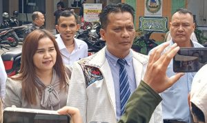 Tim kuasa hukum ketika memberikan keterangan kepada sejumlah awak media. Foto/ist
