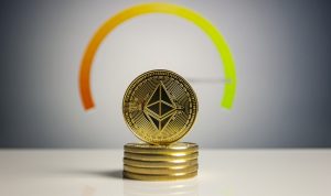 Arus Keluar Grayscale Ethereum Trust (ETHE) Capai $2,1 Miliar, ETF Ethereum Lainnya Menunjukkan Tren Berbeda