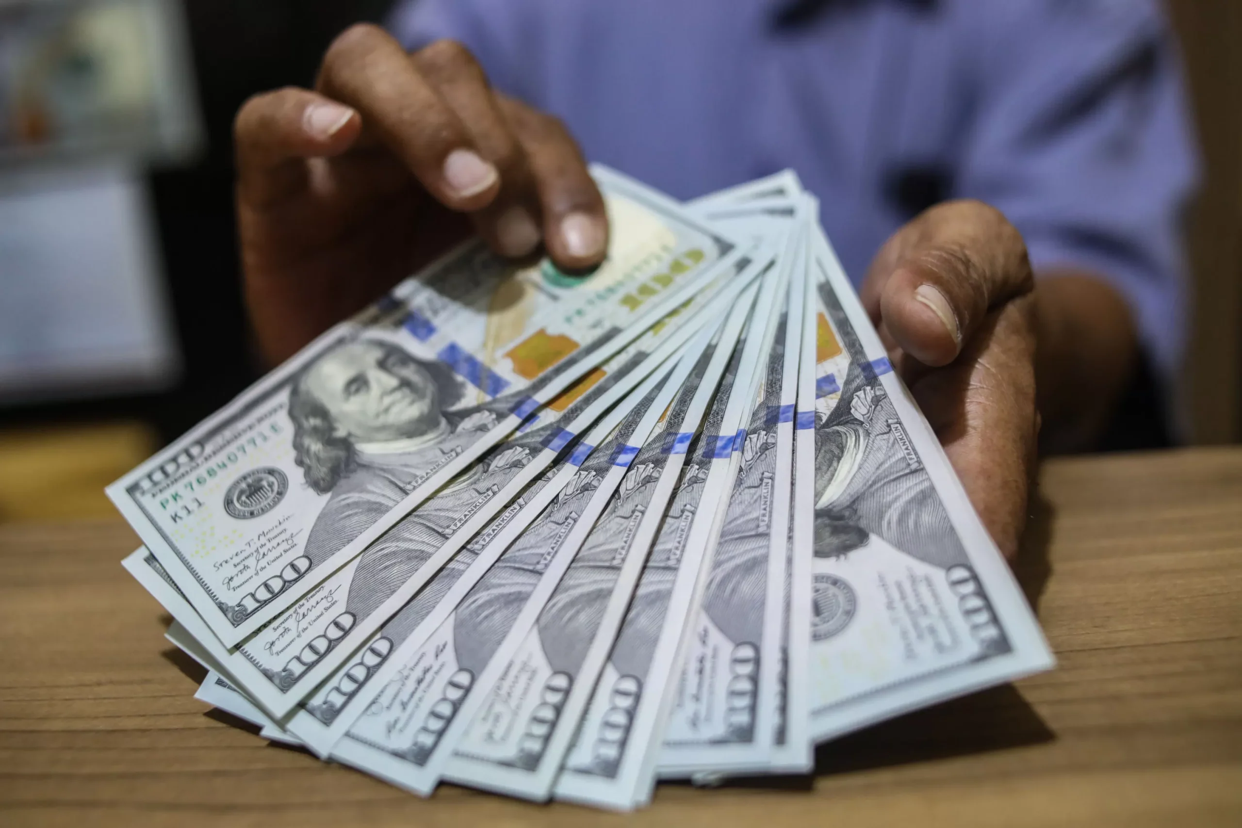 Rupiah Menguat Terhadap Dolar Amerika Serikat Pasca Data Cadev BI