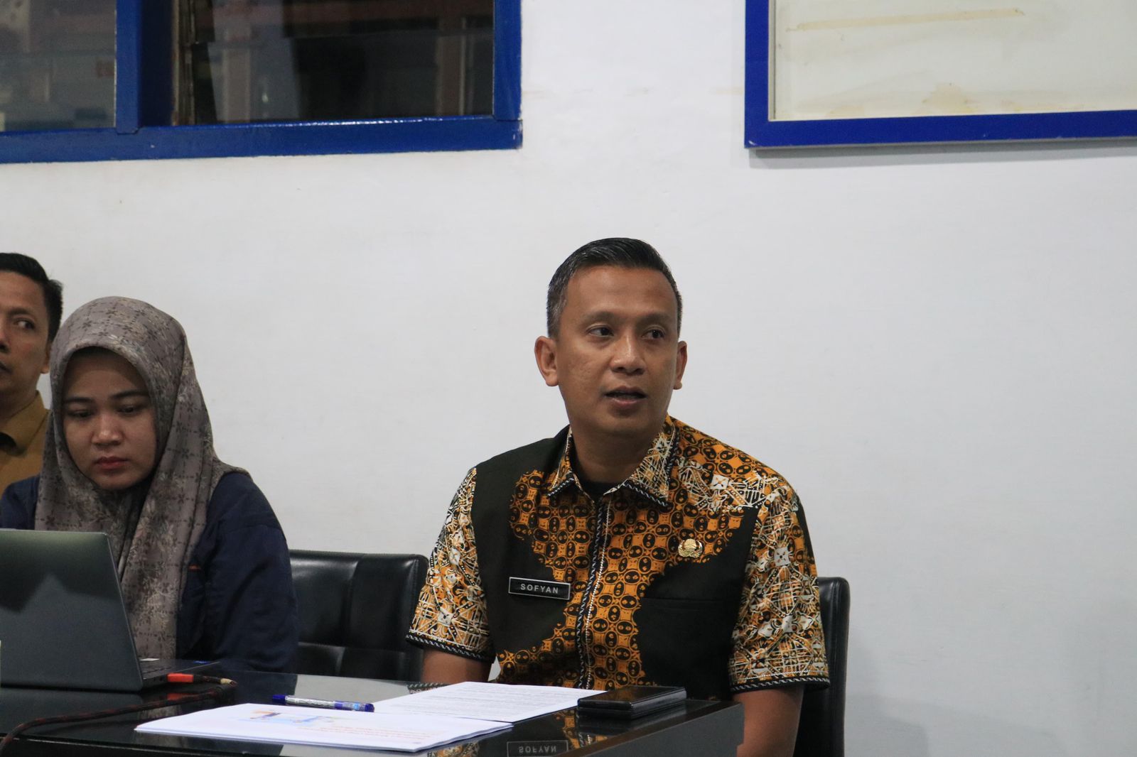 Kadis Kominfo Kota Binjai Sofyan Siregar, SSTP, M.AP dalam pemaparannya tentang keterbukaan informasi Publik.